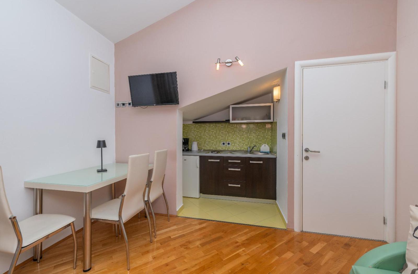 Apartments Luka Toni Krvavica Exterior photo