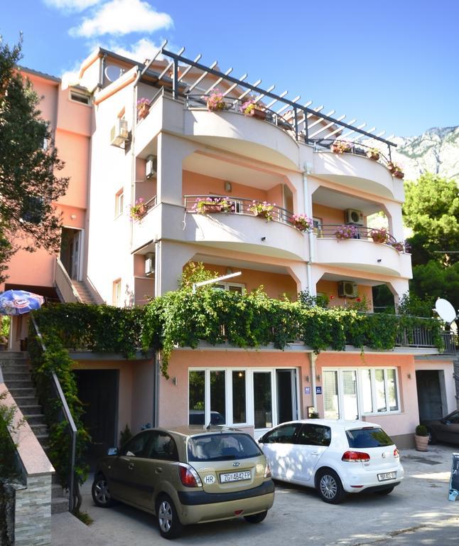 Apartments Luka Toni Krvavica Exterior photo